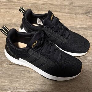 Adidas Women’s Black Cloudform Comfort Sneakers (W 8.5 new)